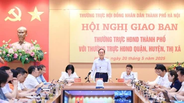 Chủ tịch Hội đồng nhân dân thành phố Nguyễn Ngọc Tuấn yêu cầu, không để gián đoạn hoạt động trong giai đoạn chuyển giao sang mô hình chính quyền địa phương mới.