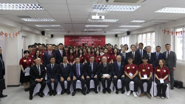 Thủ tướng Nhật Bản Shigeru Ishiba đã có buổi gặp gỡ trò chuyện với các sinh viên Trường Đại học Việt-Nhật. 