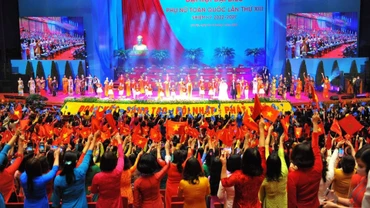 Phụ nữ Việt Nam - những chặng đường vẻ vang
