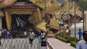 Một công trình sụp đổ trong quần thể chùa Mahamuni ở Mandalay, Myanmar. (Nguồn: Facebook)