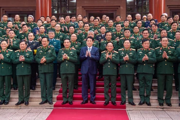 Chủ tịch nước Lương Cường với các đại biểu tại Hội nghị Quân chính toàn quân năm 2024.