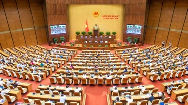 Quốc hội thảo luận tại hội trường về dự thảo Nghị quyết của Quốc hội sửa đổi, bổ sung một số điều của Hiến pháp năm 2013. (Ảnh: BÙI GIANG)