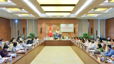 Toàn cảnh phiên họp.