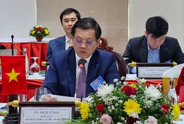 Thứ trưởng Nguyễn Bá Hoan phát biểu tại Hội nghị quan chức cao cấp Việt-Lào về lao động và phúc lợi xã hội. (Ảnh: Molisa)