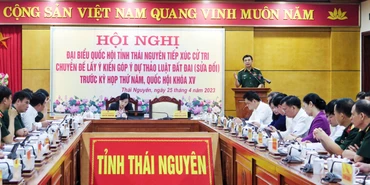 Đại tướng Phan Văn Giang phát biểu ý kiến với cử tri Thái Nguyên.