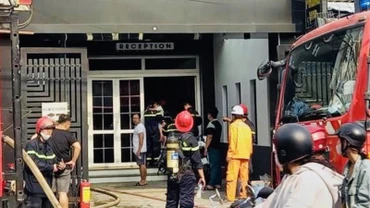 [Video] Cứu sáu người mắc kẹt trong đám cháy khách sạn tại Thành phố Hồ Chí Minh 