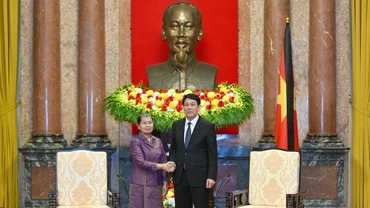 Chủ tịch nước Lương Cường và Phó Chủ tịch Đảng Nhân dân Campuchia Men Sam An.