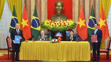 Chủ tịch nước Lương Cường và Tổng thống Brazil Luiz Inácio Lula da Silva chứng kiến lễ trao biên bản thỏa thuận về Kế hoạch hành động thực hiện Đối tác chiến lược giữa Chính phủ nước CHXHCN Việt Nam và Chính phủ nước Cộng hoà Liên bang Brazil giai đoạn 2025-2030.
