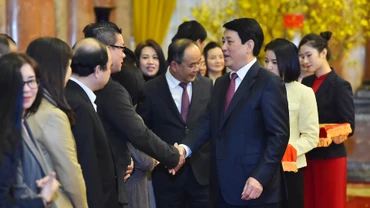 Chủ tịch nước Lương Cường và cán bộ, nhân viên Văn phòng Chủ tịch nước tại buổi gặp mặt.