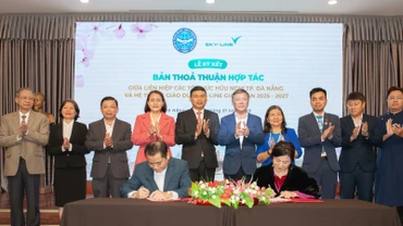 Lễ ký kết thỏa thuận hợp tác giữa Liên hiệp Các tổ chức hữu nghị thành phố Đà Nẵng và Hệ thống Giáo dục Sky-Line.