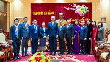 Đoàn công tác thủ đô Vientiane (Lào).