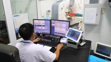 Khám, chữa bệnh tại Bệnh viện đa khoa tỉnh Ninh Thuận. (Ảnh NGUYỄN TRUNG)