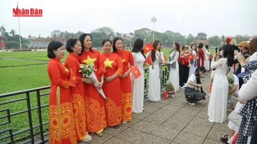 [Video] Không khí “ngày hội non sông” tại Hà Nội