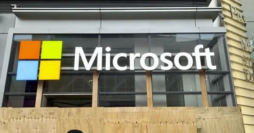 Biểu tượng Microsoft tại New York, Mỹ. (Ảnh: Kyodo/TTXVN)