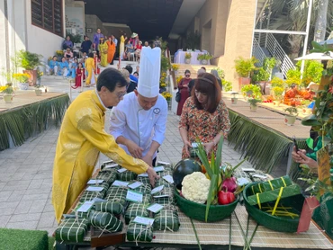 Bình Thuận tổ chức Lễ hội gói bánh chưng cho du khách