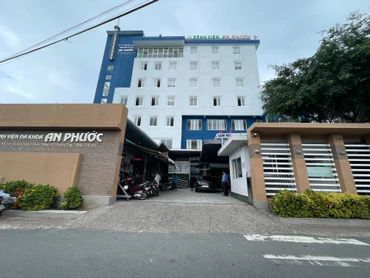 Bệnh viện An Phước đang điều trị cho hơn 40 người bị ngộ độc.