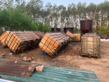 Thùng nhựa để tái chế nhớt thải tại hiện trường