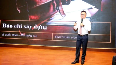 Tổng Biên tập Báo Nhân Dân Lê Quốc Minh phát biểu.