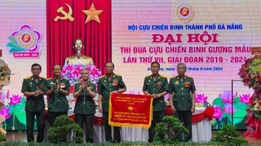 Hội Cựu chiến binh Đà Nẵng đón nhận cờ thi đua xuất sắc phong trào "Cựu chiến binh gương mẫu" giai đoạn 2019-2024.