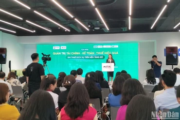 Toàn cảnh Tọa đàm “Quản trị tài chính - kế toán - thuế hiệu quả khi thuê dịch vụ trên nền tảng số”.