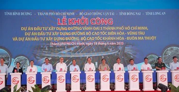 Thủ tướng Chính phủ dự Lễ phát lệnh khởi công dự án vành đai 3 Thành phố Hồ Chí Minh tháng 6/2023.