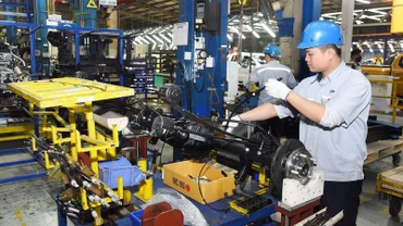 Sản xuất lắp ráp ô-tô tại Nhà máy Ford Hải Dương. (Ảnh: nhandan.vn)