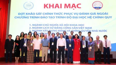 Lãnh đạo Học viện Báo chí và Tuyên truyền cùng các đại biểu tại buổi lễ.