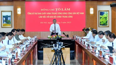 Tổng Bí thư Tô Lâm chủ trì buổi làm việc với Ban Nội chính Trung ương. (Ảnh: ĐĂNG KHOA)