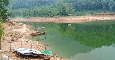 Mực nước hồ Đoàn Ủy xuống thấp, trữ lượng chỉ còn non nửa do xả bất thường.
