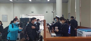 Cửa khẩu quốc tế Móng Cái, Quảng Ninh mở cửa thông quan xuất nhập cảnh trong sáng ngày 8/1/2023.