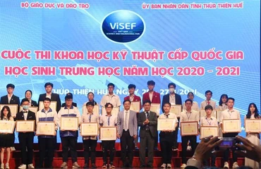 Trao giải cho các dự án đạt giải tại Hội thi Khoa học kỹ thuật cấp quốc gia năm 2020-2021