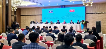 Quang cảnh hội thảo Lý luận lần thứ X giữa Đảng Cộng sản Việt Nam và Đảng Nhân dân Cách mạng Lào.