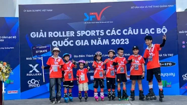 Các vận động viên nhỏ tuổi trước giờ thi đấu.