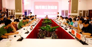 Quang cảnh buổi làm việc của Phó Thủ tướng Trần Lưu Quang với tỉnh Quảng Ninh.