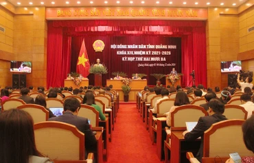 Quang cảnh kỳ họp thứ 23 Hội đồng nhân dân tỉnh Quảng Ninh.
