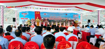 Quang cảnh lễ khởi công cải tạo mở rộng nâng công suất mỏ than Cao Sơn.