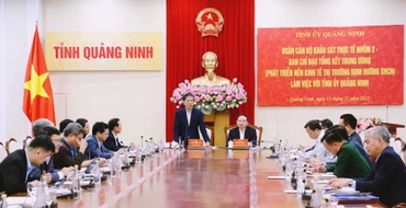 Đoàn khảo sát thực tế làm việc với Tỉnh ủy Quảng Ninh.