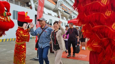 Ảnh minh họa: Quảng Ninh đón chuyến tàu biển du lịch đầu tiên của năm 2024.