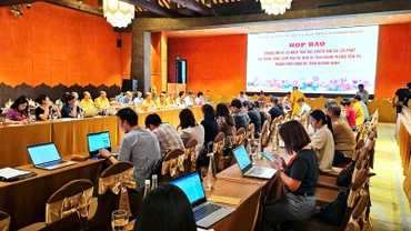 Quang cảnh buổi họp báo.