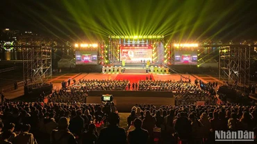 Quang cảnh Lễ kỷ niệm 50 năm Ngày Giải phóng Lâm Đồng.