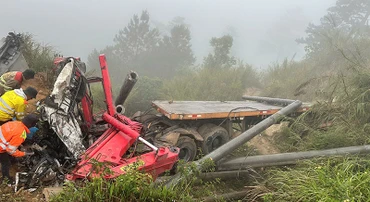 Hiện trường vụ tai nạn khiến 3 người thương vong.