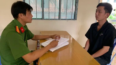 Đối tượng Chương tại cơ quan Công an
