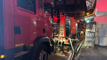 Xe cứu hỏa tới hiện trường vụ cháy chung cư mini tại phố Khương Hạ. (Ảnh: nhandan.vn)