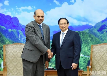Thủ tướng Phạm Minh Chính tiếp ông Karthik Rammohan, Phó Chủ tịch cấp cao tập đoàn Lam Research (Hoa Kỳ). Ảnh: TRẦN HẢI