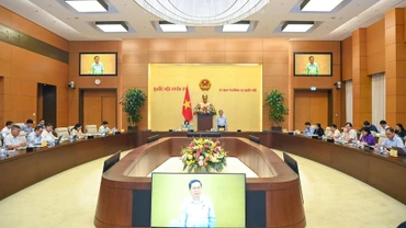 Quang cảnh buổi làm việc tại Nhà Quốc hội.