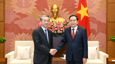 Chủ tịch Quốc hội Trần Thanh Mẫn và Đại sứ Trung Quốc Hùng Ba.