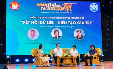 Các đại biểu tham gia buổi giao lưu.
