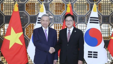 Tổng Bí thư Tô Lâm hội kiến Chủ tịch Quốc hội Hàn Quốc Woo Won Sik. (Ảnh: THỐNG NHẤT/TTXVN)
