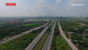 [Video] Đề xuất cấm xe tải hoạt động trên làn sát dải phân cách Đại lộ Thăng Long