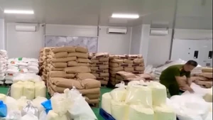 [Video] Chống buôn lậu, hàng giả: Bảo vệ sức khỏe, giữ vững thị trường